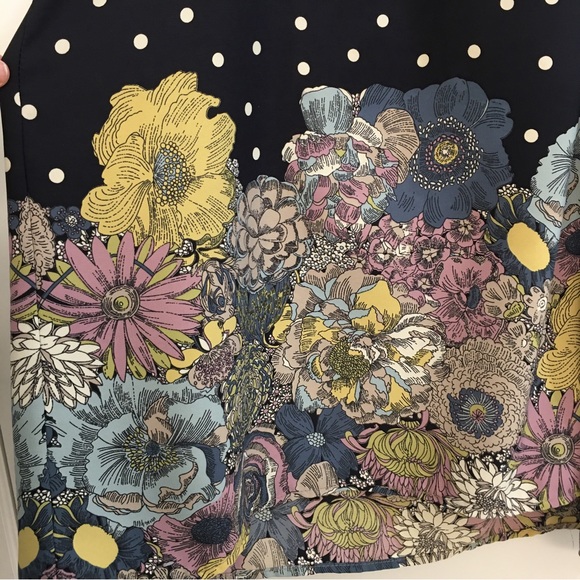 Flowy halter-style top. Size L - Picture 5 of 7